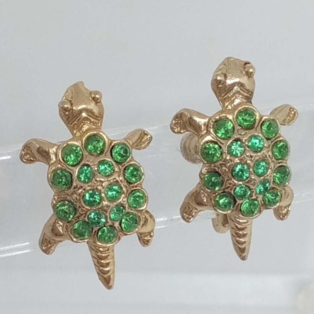 * vintage Turtle with green rhinestones gold tone screwback earrings